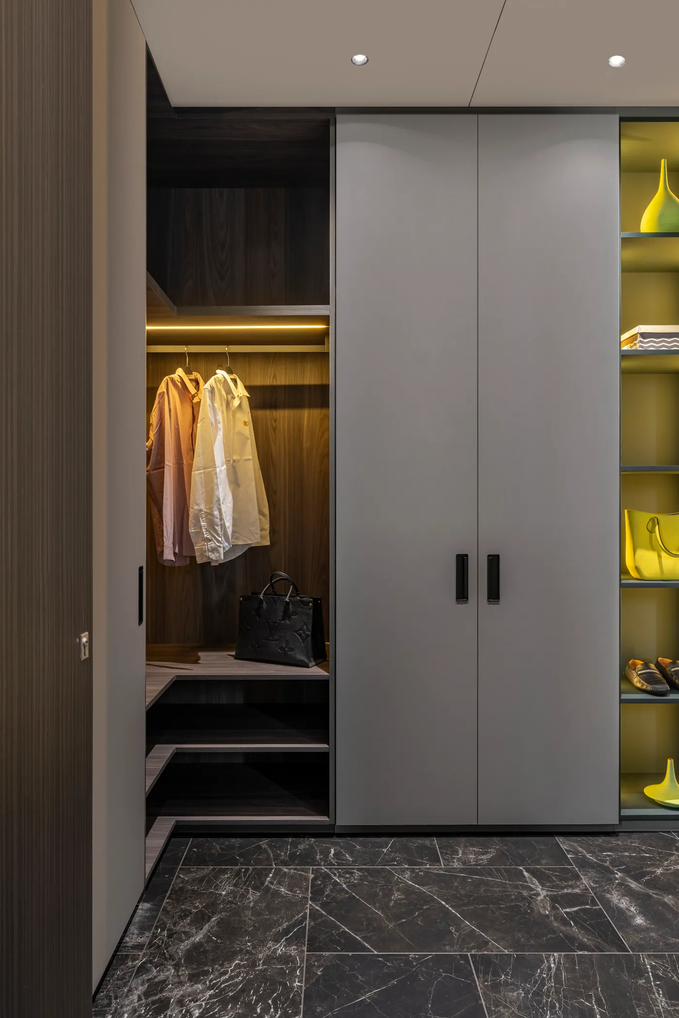 Wardrobes & Storage
